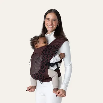 Babytragen, FLYBABY, Braun – Besonderheit: flexibel anpassbar und komfortabel