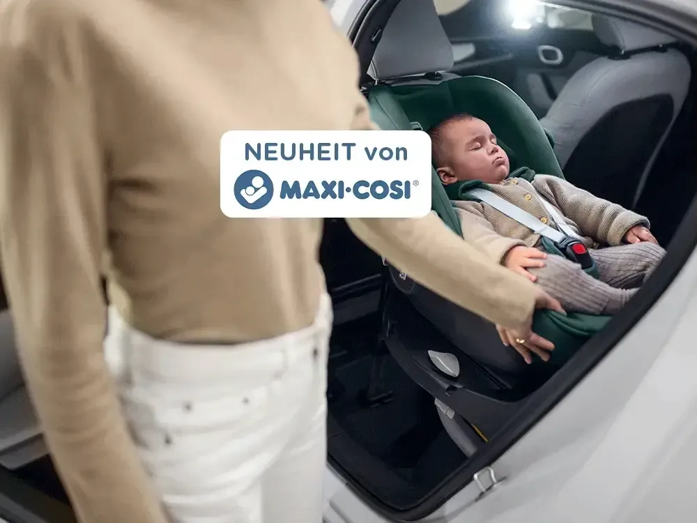 Baby ein auf dem rücksitz eines autos.